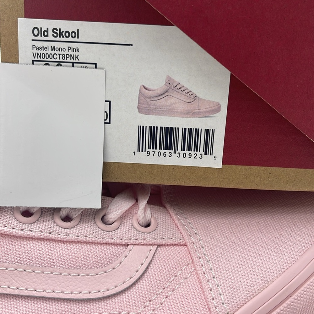 Vans Women’s Pink Sneakers Classic Design Old Skool
Pastel Mono Pink
VN000CT8PNK - Picture 16 of 16